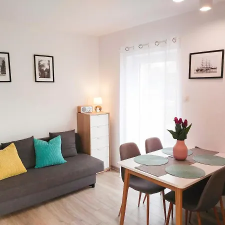 Blekit Przy Jastrzebiej アパート *