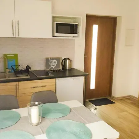 Blekit Przy Jastrzebiej アパート