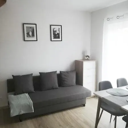 Blekit Przy Jastrzebiej アパート Mieroszyno